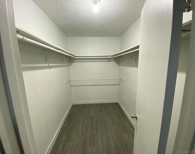 702 R Ave - Photo Thumbnail 4