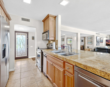 42505 Adams Street - Photo Thumbnail 2