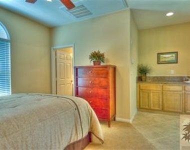 61595 Topaz Drive - Photo Thumbnail 4