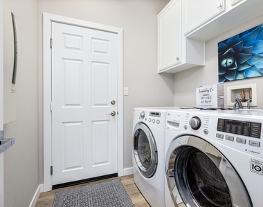 61726 Toro Canyon Way - Photo Thumbnail 22
