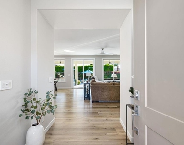 61726 Toro Canyon Way - Photo Thumbnail 4
