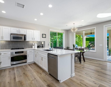 61726 Toro Canyon Way - Photo Thumbnail 13