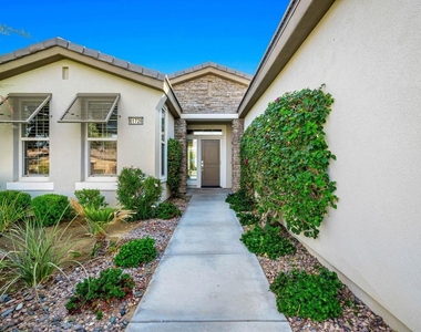61726 Toro Canyon Way - Photo Thumbnail 3