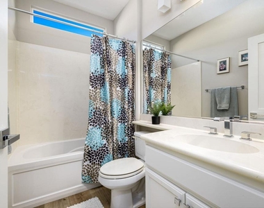 61726 Toro Canyon Way - Photo Thumbnail 21