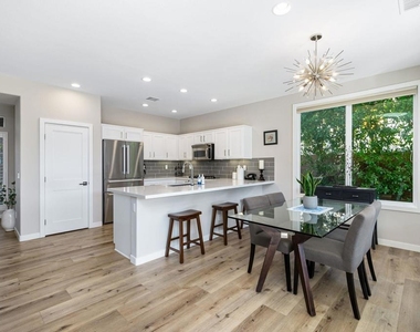 61726 Toro Canyon Way - Photo Thumbnail 15