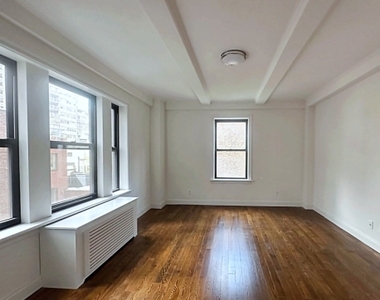 East 70th Street by Lexington Avenue - Photo Thumbnail 1