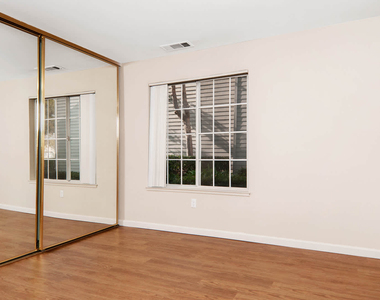 244 Rock Harbor Lane - Photo Thumbnail 30