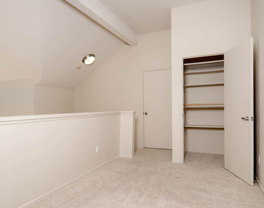244 Rock Harbor Lane - Photo Thumbnail 27