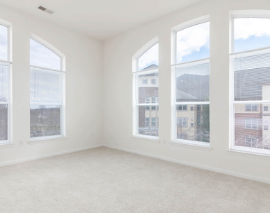 6210 Belcrest Road - Photo Thumbnail 47