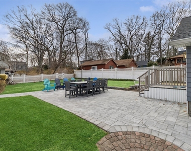 1050 Pine Avenue - Photo Thumbnail 2