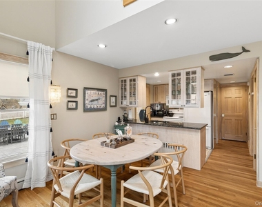 1050 Pine Avenue - Photo Thumbnail 6