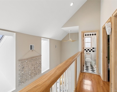 1050 Pine Avenue - Photo Thumbnail 15
