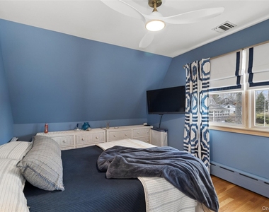 1050 Pine Avenue - Photo Thumbnail 16