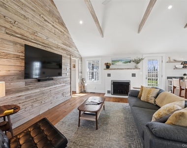 250 Oak Road - Photo Thumbnail 1
