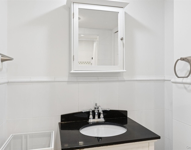 250 Oak Road - Photo Thumbnail 12