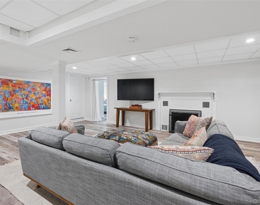 250 Oak Road - Photo Thumbnail 11