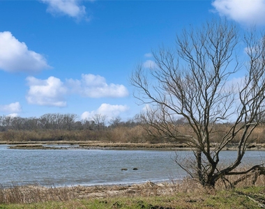 250 Oak Road - Photo Thumbnail 20