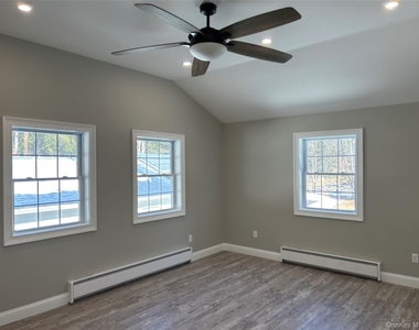 135 Gale Road - Photo Thumbnail 9