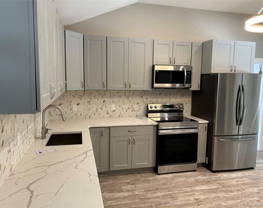 135 Gale Road - Photo Thumbnail 3