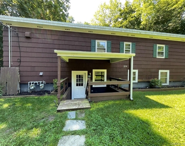 328 E Broadway - Photo Thumbnail 2