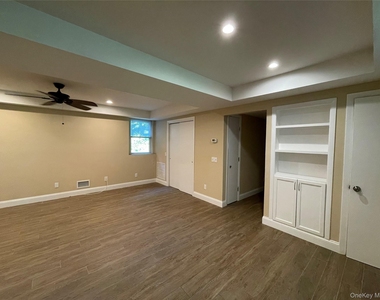 328 E Broadway - Photo Thumbnail 11