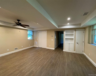 328 E Broadway - Photo Thumbnail 15