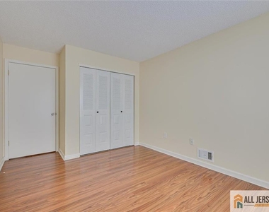 69 Amberly Court - Photo Thumbnail 15