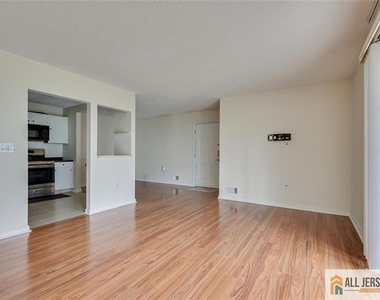69 Amberly Court - Photo Thumbnail 5