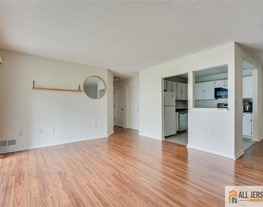 69 Amberly Court - Photo Thumbnail 4