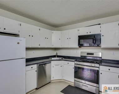 69 Amberly Court - Photo Thumbnail 10