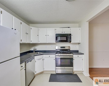 69 Amberly Court - Photo Thumbnail 9