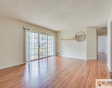 69 Amberly Court - Photo Thumbnail 3