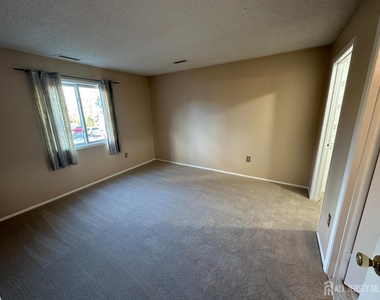 1006 Aspen Drive - Photo Thumbnail 1