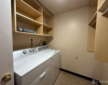 1006 Aspen Drive - Photo Thumbnail 11