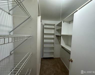 1006 Aspen Drive - Photo Thumbnail 3