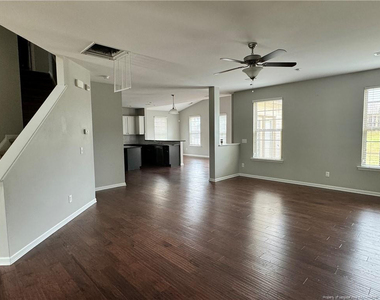 350 River Oak Street - Photo Thumbnail 6