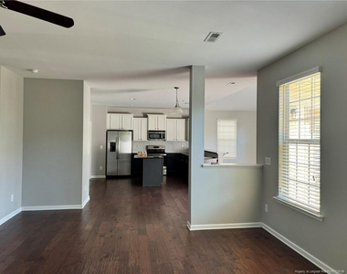 350 River Oak Street - Photo Thumbnail 7