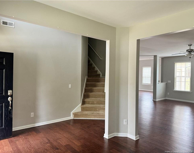 350 River Oak Street - Photo Thumbnail 3