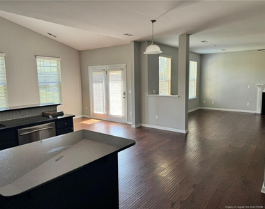 350 River Oak Street - Photo Thumbnail 9