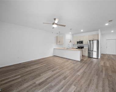 26481 Sandhill Boulevard - Photo Thumbnail 10