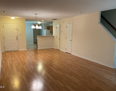 107 Higher Learning Drive - Photo Thumbnail 3