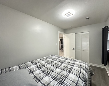 1937 W Grand Avenue - Photo Thumbnail 13