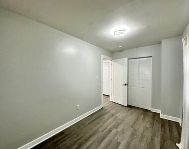 1937 W Grand Avenue - Photo Thumbnail 15