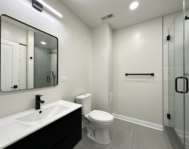 1937 W Grand Avenue - Photo Thumbnail 17
