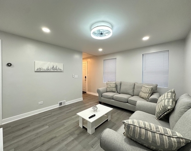 1937 W Grand Avenue - Photo Thumbnail 12