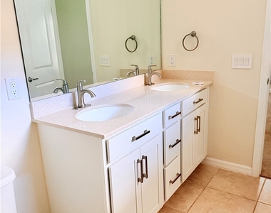 10754 Marlberry Way - Photo Thumbnail 6
