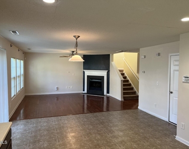 609 Magna Drive - Photo Thumbnail 7