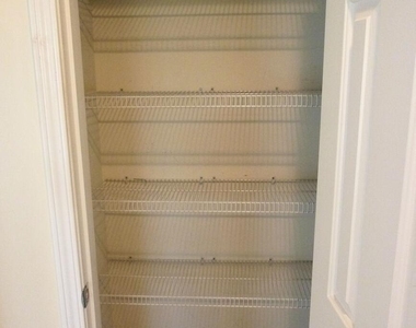 609 Magna Drive - Photo Thumbnail 4
