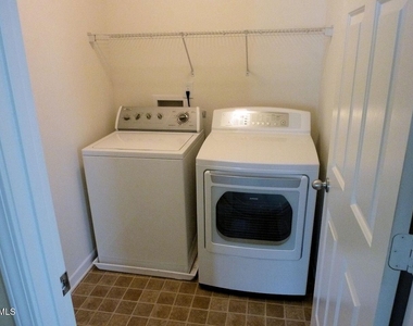 609 Magna Drive - Photo Thumbnail 22