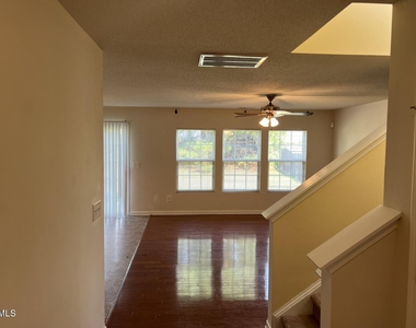 609 Magna Drive - Photo Thumbnail 1
